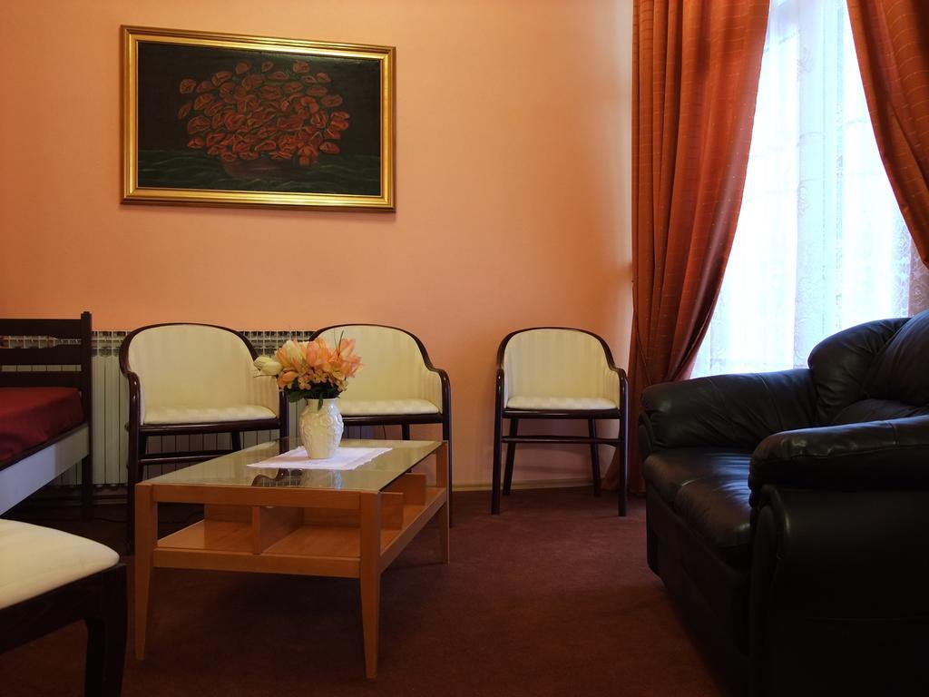 Bed & Breakfast Vila Stanisic Пожега Номер фото