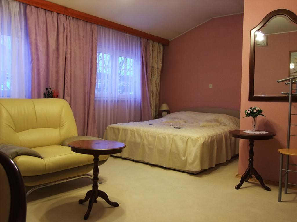 Bed & Breakfast Vila Stanisic Пожега Номер фото