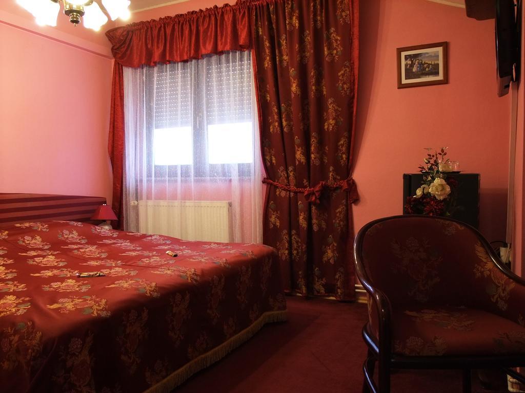 Bed & Breakfast Vila Stanisic Пожега Номер фото
